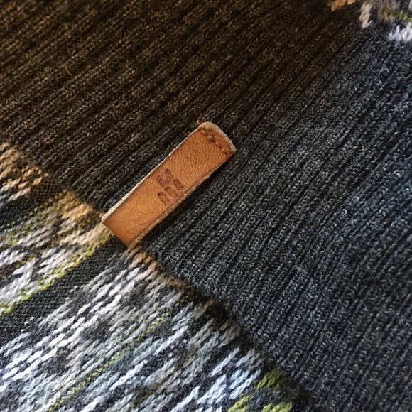 Peter England Cross Neck Sweater - Picture 5 of 7
